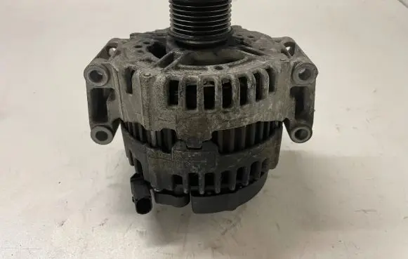 Mercedes-Benz CLS C219 Generator/alternator A0131547002 0121515015
