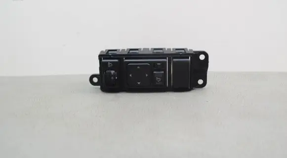 Nissan Juke I F15 Wing mirror switch 681RUBV90A