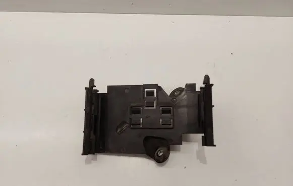Volkswagen PASSAT B8 Other engine bay part 5Q0906507