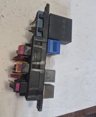 Audi A4 S4 B5 8D Fuse box set 8L0941822A