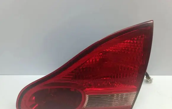 Toyota Avensis Verso Tailgate rear/tail lights