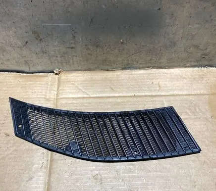 Mercedes-Benz W123 Bonnet/hood grill 1238360265