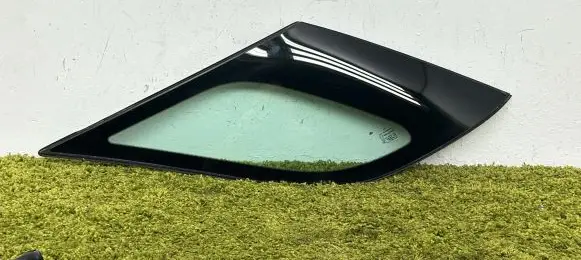 Mercedes-Benz ML W166 Rear side window