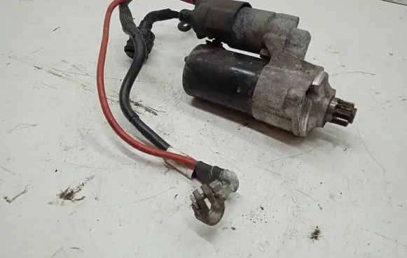 Volkswagen Golf V Starter motor