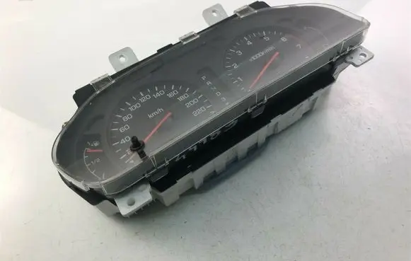 Mitsubishi Space Wagon Speedometer (instrument cluster) MR390605 K3933