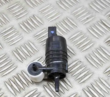 BMW i3 Windscreen/windshield washer pump 7388349
