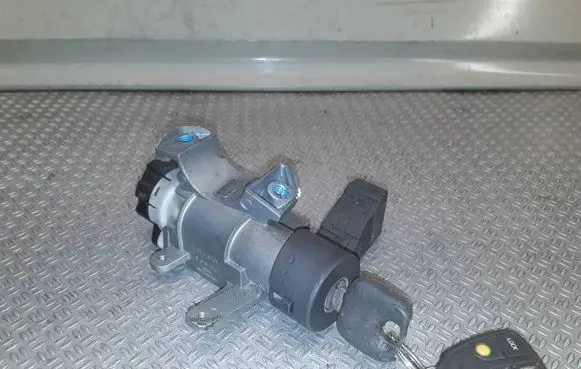 Volvo XC90 Ignition lock 8626324