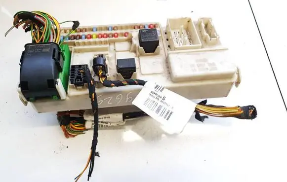 Volvo V50 Fuse box set 8690720 120105