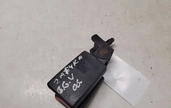 Opel Zafira B Middle seatbelt buckle (rear) 401266978