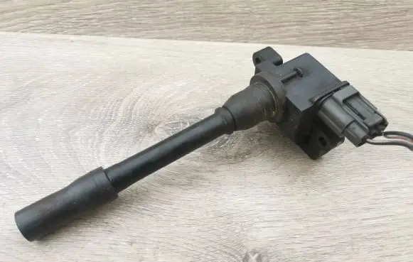 Mitsubishi Carisma High voltage ignition coil FK0138