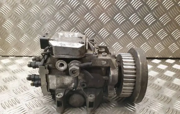 Audi A6 S6 C5 4B Fuel injection high pressure pump 059130106J 0470506030