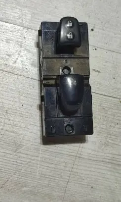 Renault Kadjar Quarter vent window switch 