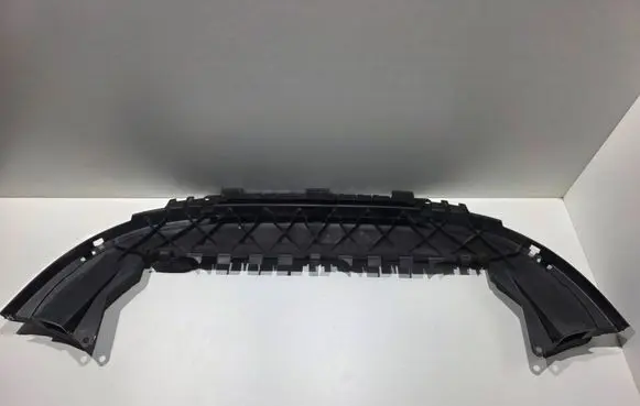 Front bumper skid plate/under tray