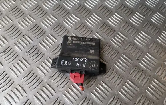 Audi A4 S4 B8 8K Gateway control module 8T0907468H