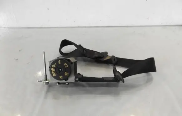 Opel Astra H Front seatbelt