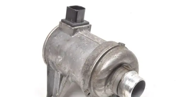 Volvo V40 Water pump 31368715