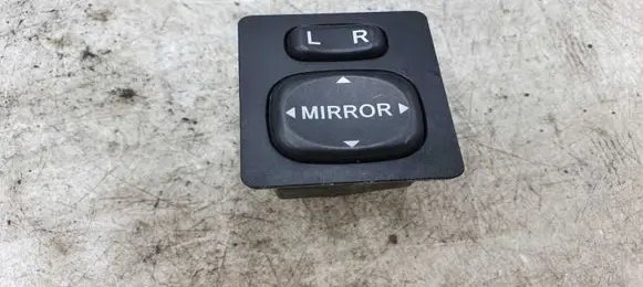 Toyota Corolla Verso E121 Wing mirror switch 769746 183574