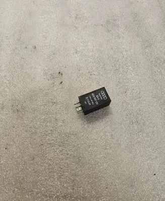 Audi A8 S8 D2 4D Other relay 4D0907131 D11301