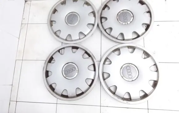 Audi A6 S6 C5 4B R16 wheel hub/cap/trim 4B0601147C