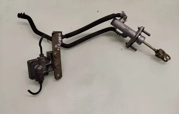 Mitsubishi Grandis Clutch master cylinder 