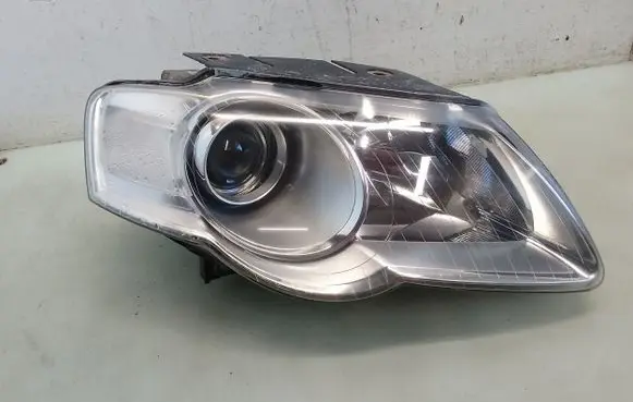 Volkswagen PASSAT B6 Headlight/headlamp