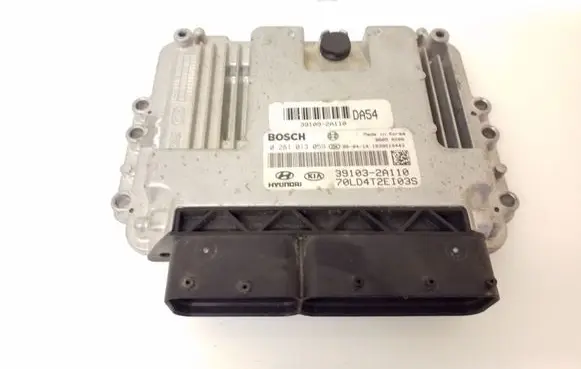 KIA Cerato Engine control unit/module 391032A110 70LD4T2EI03S 0281013059