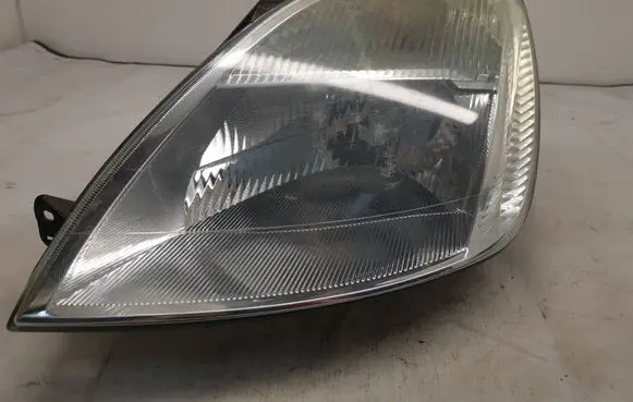 Ford Fiesta Headlight/headlamp