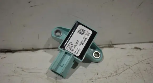 Audi A4 S4 B8 8K Airbag deployment crash/impact sensor 8K0955557C