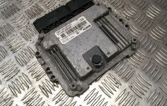 KIA Ceed Engine control unit/module 0281046038 391032A716 13250108