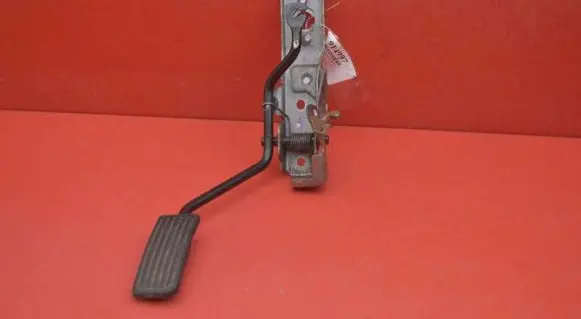 Honda FR-V Accelerator throttle pedal
