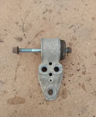 Volkswagen PASSAT B5 Rear axle beam mounts housing 4b0501522E 8E0501522H