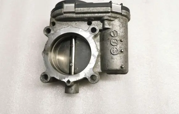 Mercedes-Benz B W246 W242 Throttle body valve A2701410025