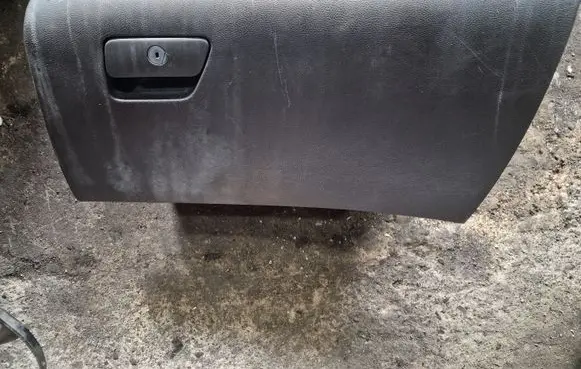 Ford Fusion II Glove box