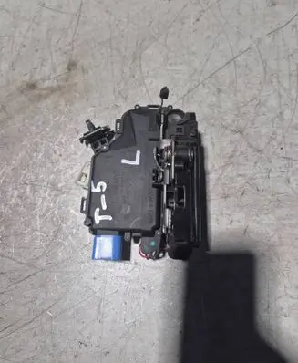 Volkswagen Transporter - Caravelle T5 Front door lock