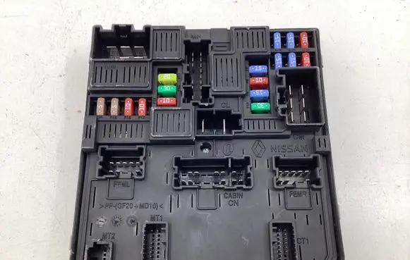 Renault Kadjar Fuse box set 284B69501R 5AKC12F01 2956757798