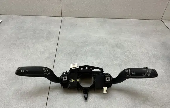 Wiper turn signal indicator stalk/switch
