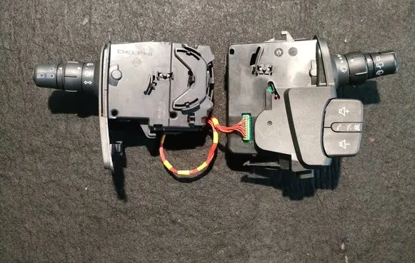 Renault Clio III Indicator stalk 88102002106 3068060317