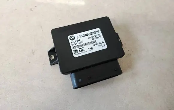 BMW 5 F10 F11 Hand brake control module 6863277