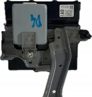 Voltage converter inverter