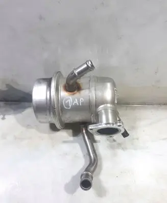 Skoda Superb B6 (3T) EGR valve cooler 05L131512C