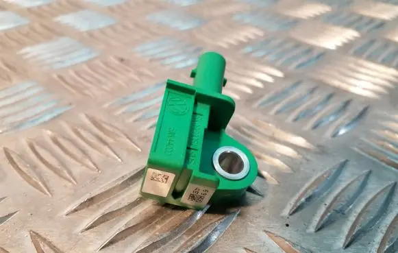 Volkswagen Golf VI Airbag deployment crash/impact sensor 5K0959351