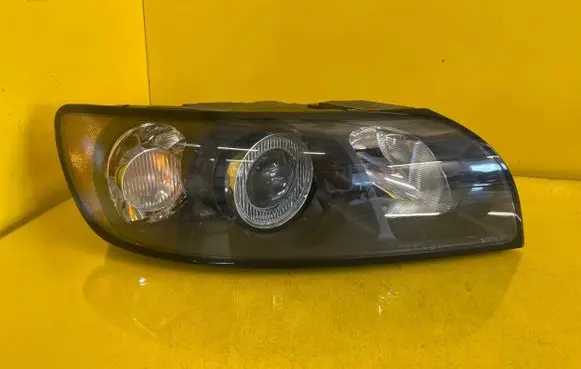 Volvo V50 Headlight/headlamp 3068874