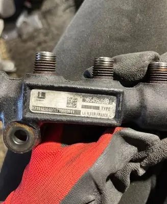 Citroen C4 I Fuel main line pipe 9654592680