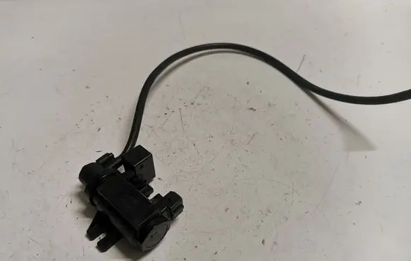 BMW X5 E70 Turbo solenoid valve 7796634