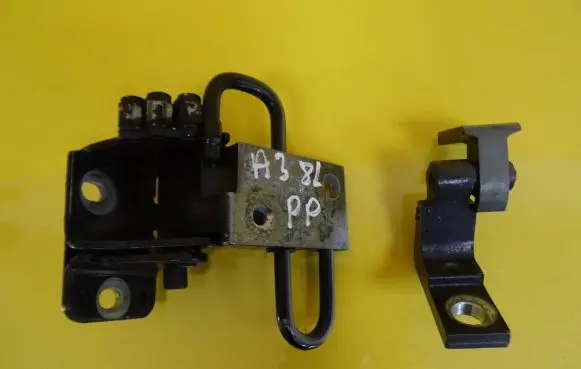 Front door hinge set