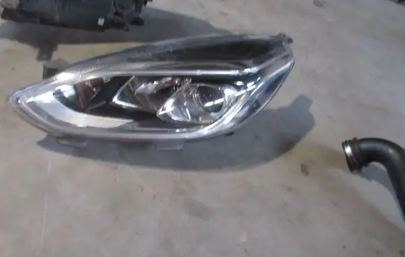 Ford Fiesta Headlight/headlamp H1BB13W030DD 175PL25171