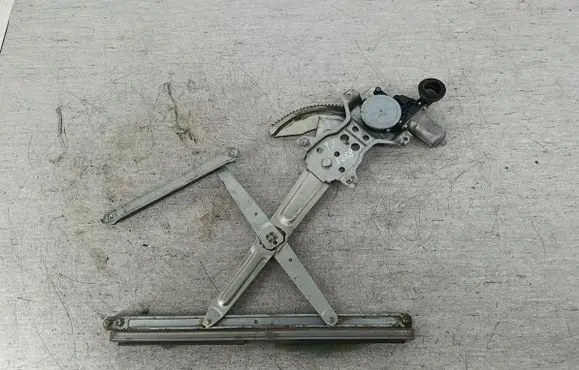 Suzuki Swift I Front door window regulator with motor 