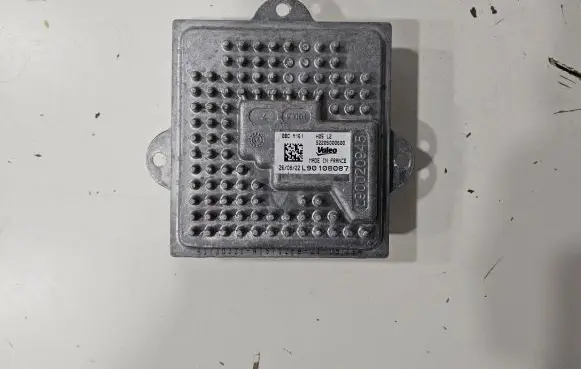 Maserati Levante Headlight ballast module Xenon S2205000600 BBDM161 L90108087
