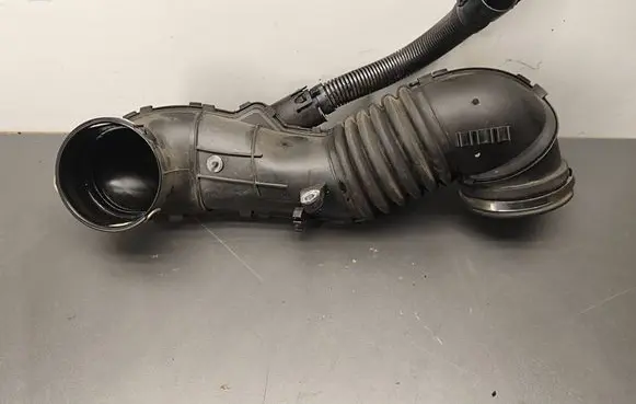 BMW 5 F10 F11 Air intake hose/pipe 7804846 58650910
