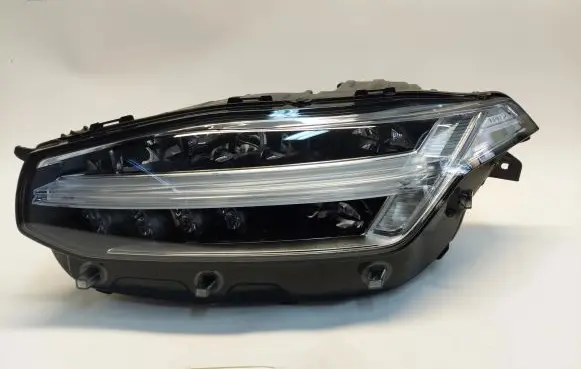 Volvo XC90 Headlight/headlamp 31655170